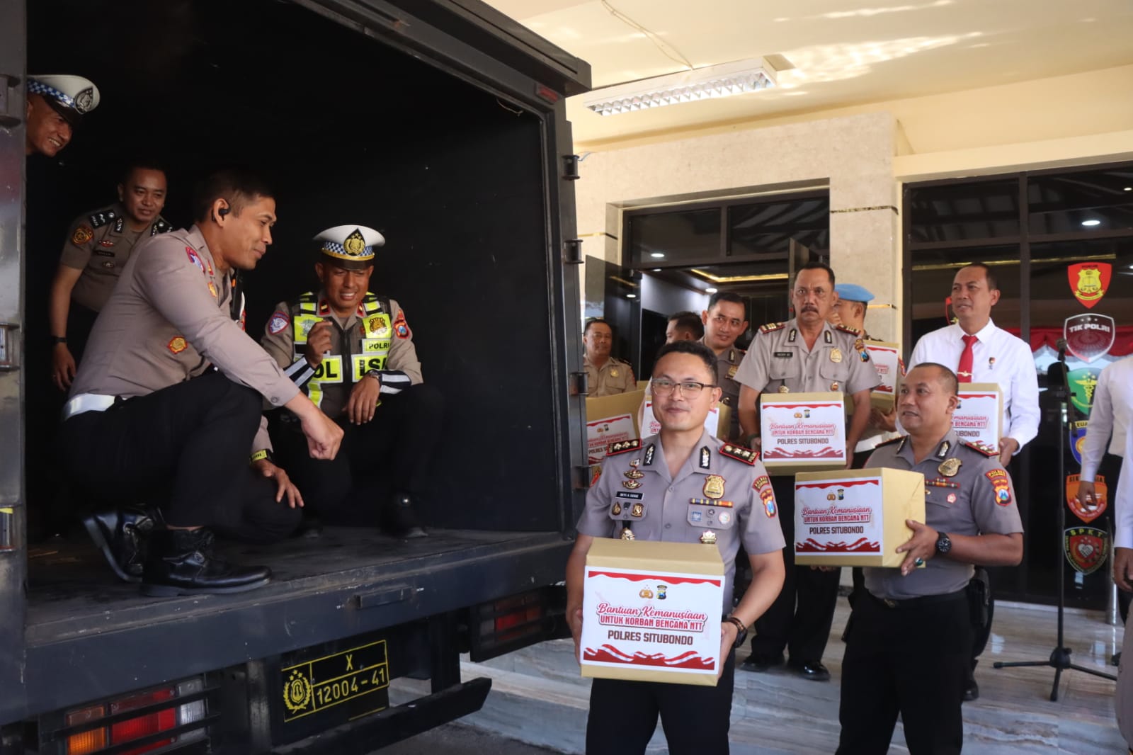 Mbminvestigasi.com | Polri Peduli : Polres Situbondo Kirim Bantuan Kemanusiaan untuk Korban Gempa NTT
