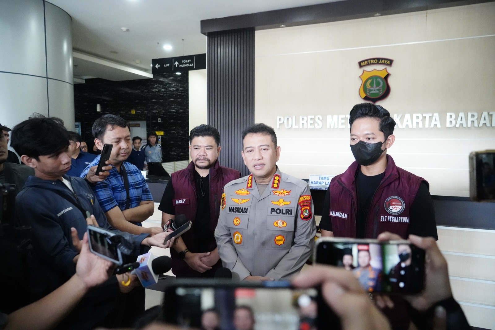 Mbminvestigasi.com | Polisi Kantongi Identitas Penyuplai Narkoba Kepada Aktor RF Mbminvestigasi.com | Polisi Kantongi Identitas Penyuplai Narkoba Kepada Aktor RF