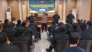 Mbminvestigasi.com | Pastikan Integritas Personel, Satresnarkoba Polres Kediri Jalani Tes Urine