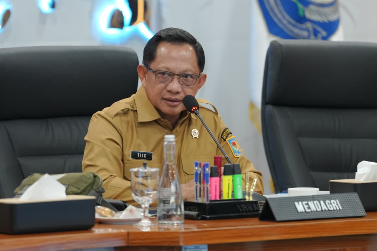 Mbminvestigasi.com | Percepat Penyaluran Bantuan Bencana NTT, Mendagri Minta Pemda Segera Penuhi Kebutuhan Warga