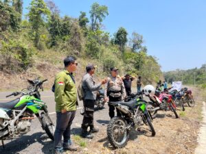 Mbminvestigasi.com | Polres Malang Gencarkan Deteksi Dini Karhutla, Sisir Area BKPH Sengguruh di Bantur