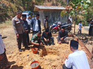 Mbminvestigasi.com | Babinsa Hadiri Peletakan Batu Pertama Mushola Hamid Dimyathi di Hargorejo