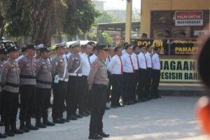 Mbminvestigasi.com | Kapolres Pesisir Barat Pimpin Upacara PTDH Tiga Personel, Tegaskan Komitmen Penegakan Kode Etik Polri