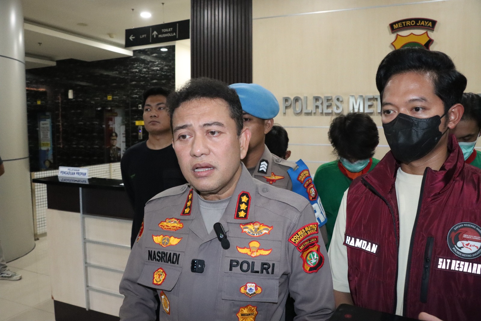 Mbminvestigasi.com | Polres Jakbar Bongkar Sindikat Tembakau Sintetis, Cairan Narkotika Bisa Disemprot ke Rokok Biasa