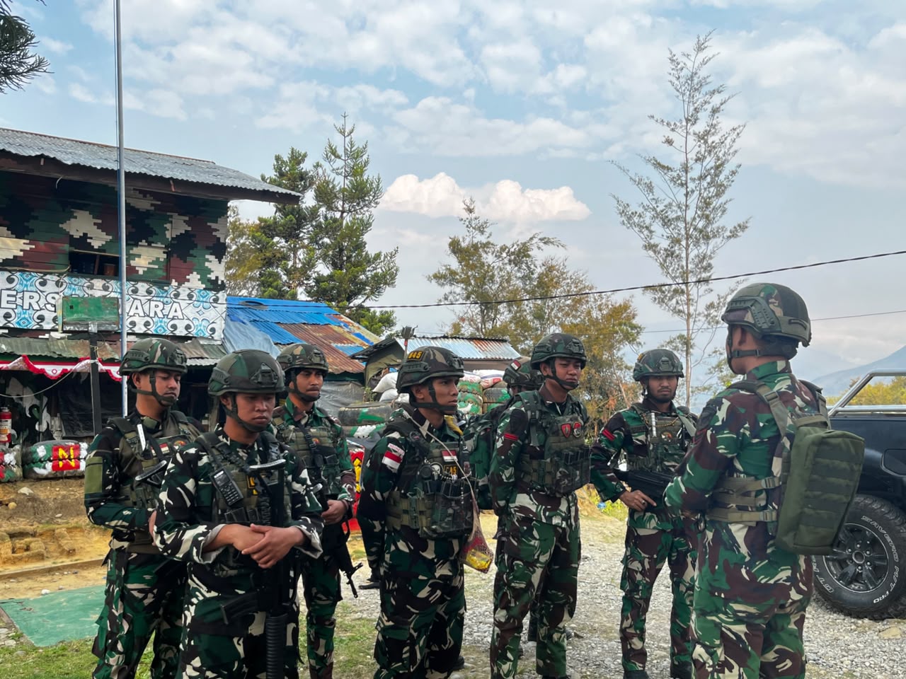 Mbminvestigasi.com | ‎Yonif satgas 645/Gardatama Yudha Laksanakan Kegiatan Pelayanan Kesehatan dan Pemberian Sargal Kepada Masyarakat Distrik Napua