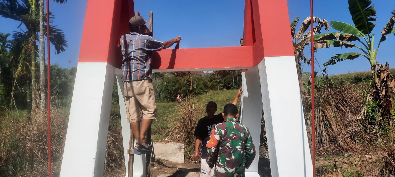 Mbminvestigasi.com | Perbaikan Jembatan Gantung Batangtura Rampung, Warga Gunung Manumpak Kini Lebih Mudah Beraktivitas