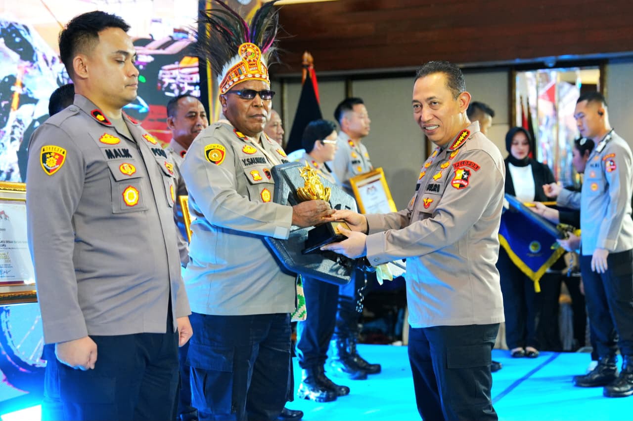 Mbminvestigasi.com | Kapolri: Kompolnas Awards Motivasi Polri Berikan Pelayanan Terbaik