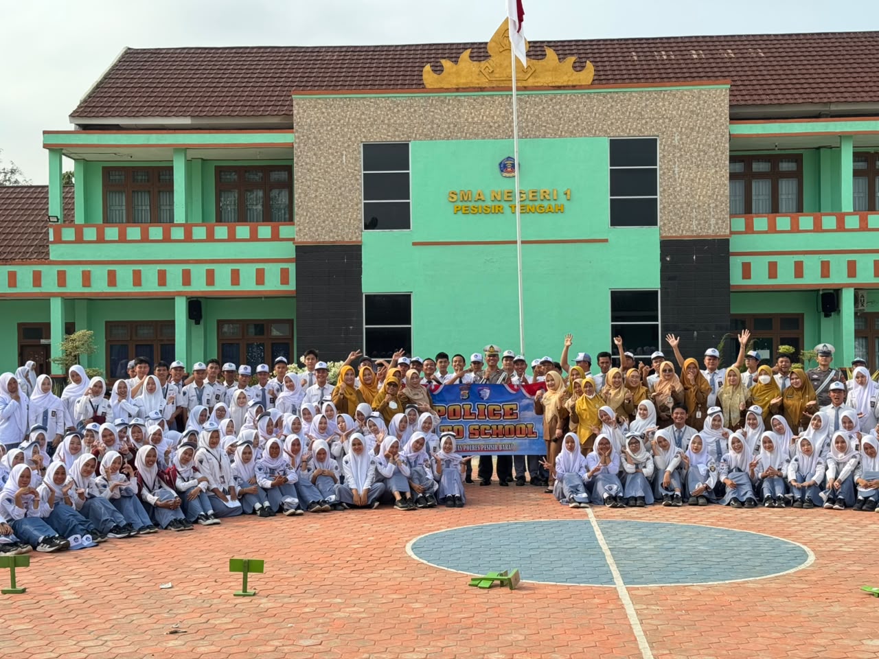 Mbminvestigasi.com | Sat Lantas Polres Pesisir Barat Edukasi Keselamatan Berlalu Lintas di SMAN 1 Krui