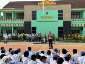 Mbminvestigasi.com | Sat Lantas Polres Pesisir Barat Edukasi Keselamatan Berlalu Lintas di SMAN 1 Krui