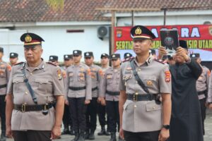 Mbminvestigasi.com | Kapolres Pesisir Barat Pimpin Langsung Upacara Sertijab PS Kapolsek Pesisir Utara