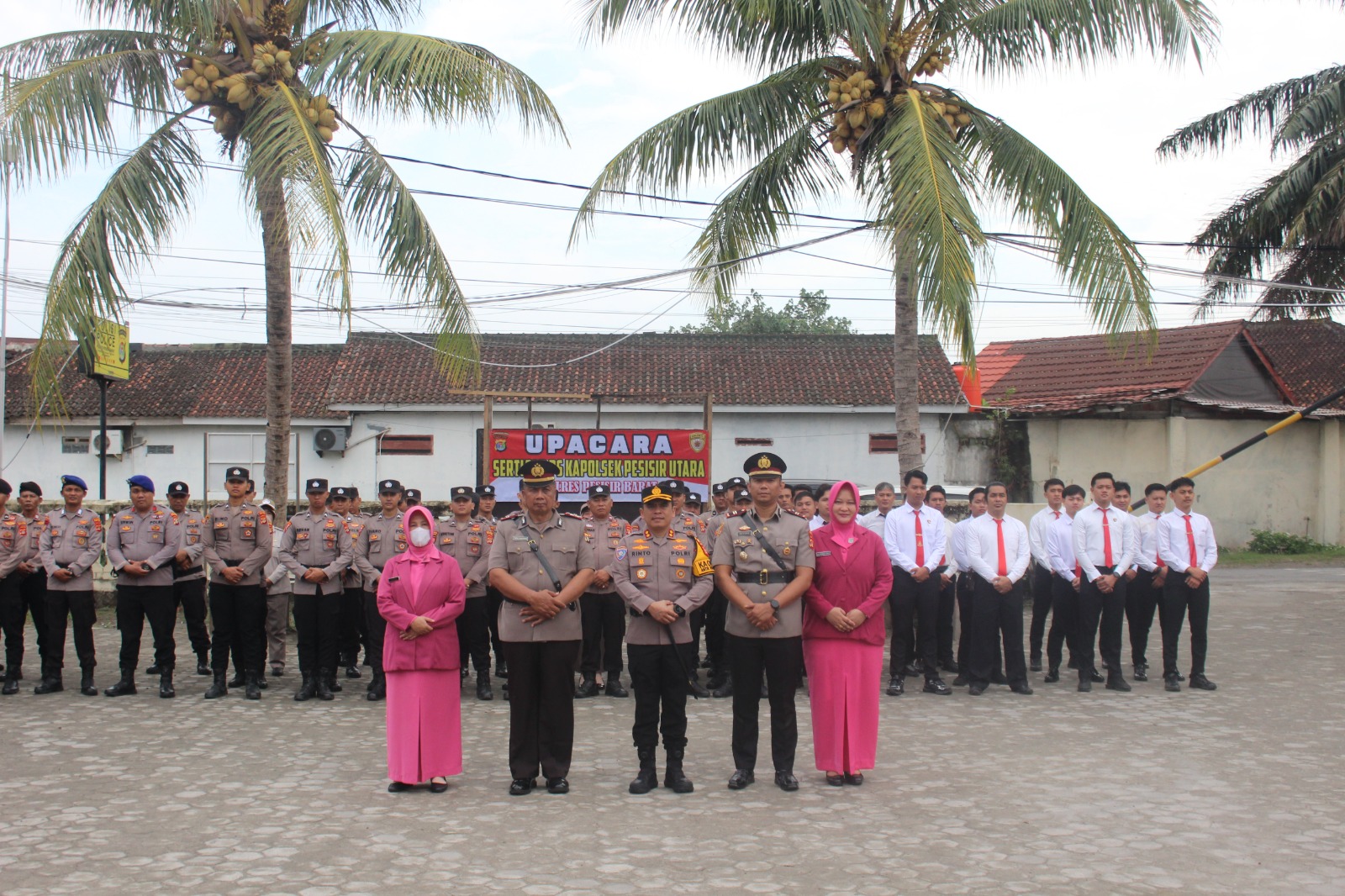 Mbminvestigasi.com | Kapolres Pesisir Barat Pimpin Langsung Upacara Sertijab PS Kapolsek Pesisir Utara Mbminvestigasi.com | Kapolres Pesisir Barat Pimpin Langsung Upacara Sertijab PS Kapolsek Pesisir Utara
