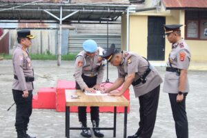 Mbminvestigasi.com | Kapolres Pesisir Barat Pimpin Langsung Upacara Sertijab PS Kapolsek Pesisir Utara