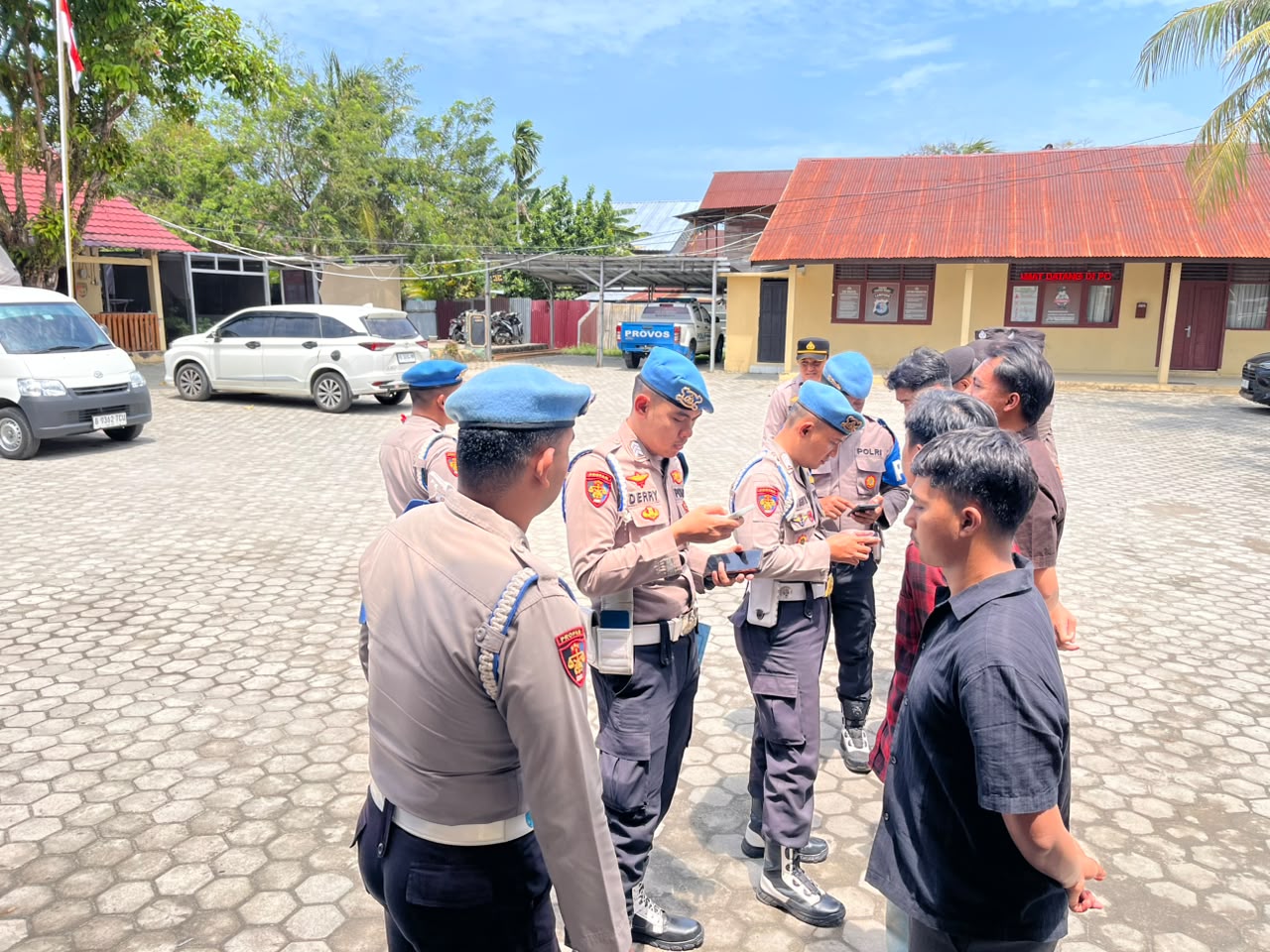 Mbminvestigasi.com | Sie Propam Polres Pesisir Barat Bersama Subbidprovos Bidpropam Polda Lampung Laksanakan Gaktibplin Mbminvestigasi.com | Sie Propam Polres Pesisir Barat Bersama Subbidprovos Bidpropam Polda Lampung Laksanakan Gaktibplin