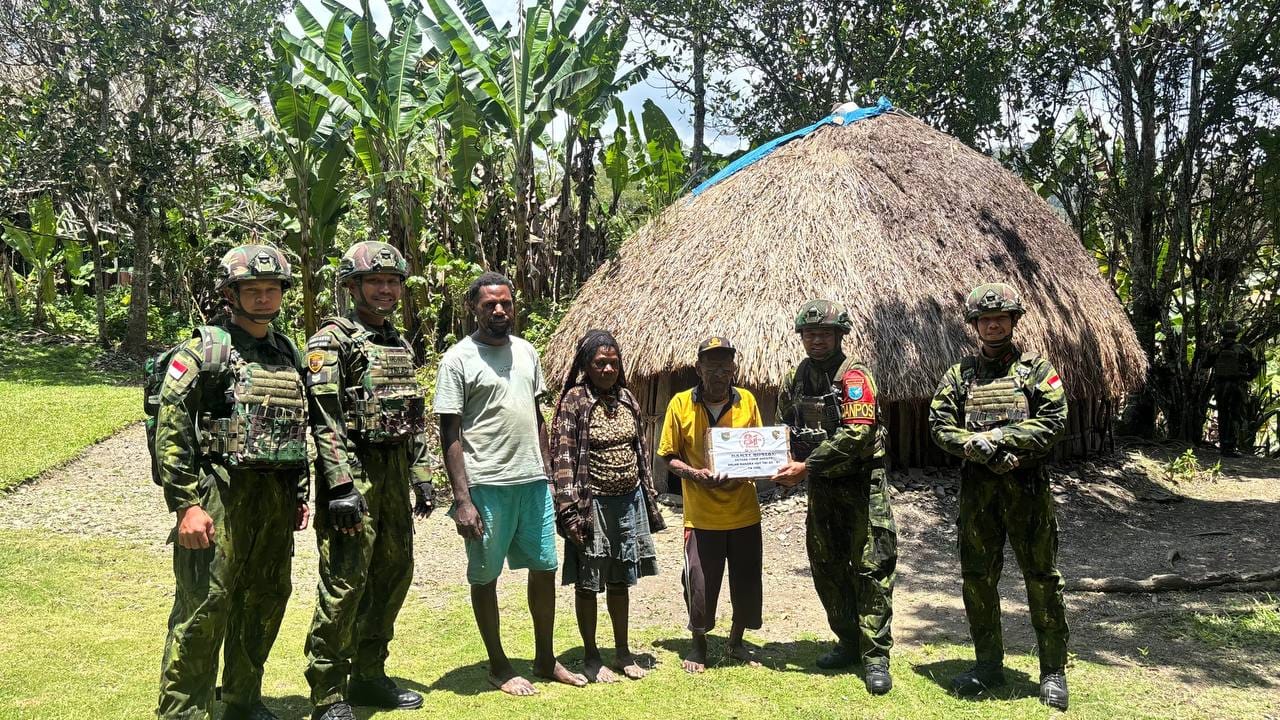 Mbminvestigasi.com | Sambut HUT TNI Ke-81: Satgas Yonif 645/GTY Gelar Bakti Sosial dan Pengobatan Gratis bagi Warga Distrik Kelila