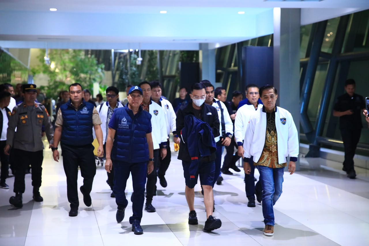 Mbminvestigasi.com | Polri Tangkap DPO Kasus Judi Online di Thailand, Tersangka Berhasil Dibawa Pulang ke Indonesia