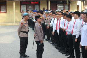 Mbminvestigasi.com | Kapolres Pesisir Barat Pimpin Apel Pagi, Tegaskan Profesionalisme dalam Pelaksanaan Tugas