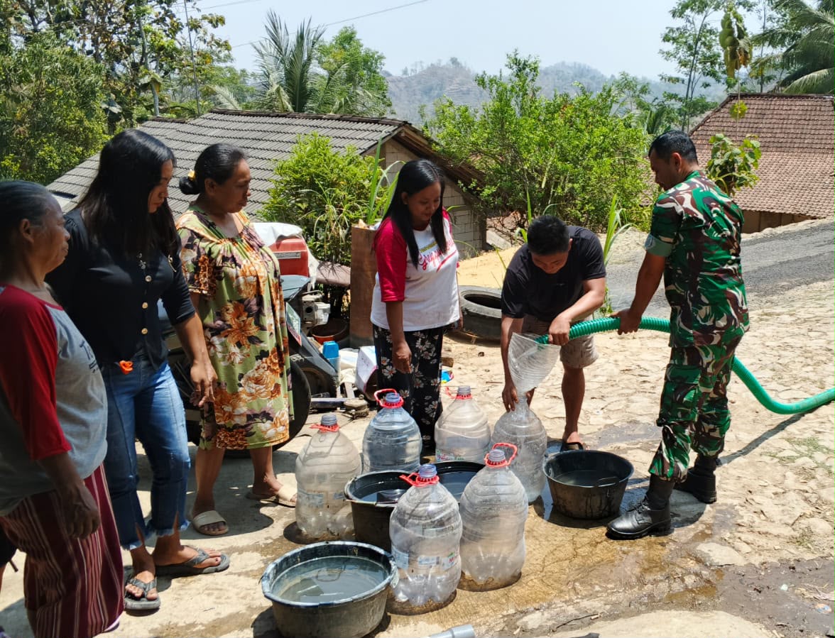 Mbminvestigasi.com | Koramil 06/Batuwarno Bantu Air Bersih untuk 100 KK di Tiga Dusun Desa Tegiri Mbminvestigasi.com | Koramil 06/Batuwarno Bantu Air Bersih untuk 100 KK di Tiga Dusun Desa Tegiri