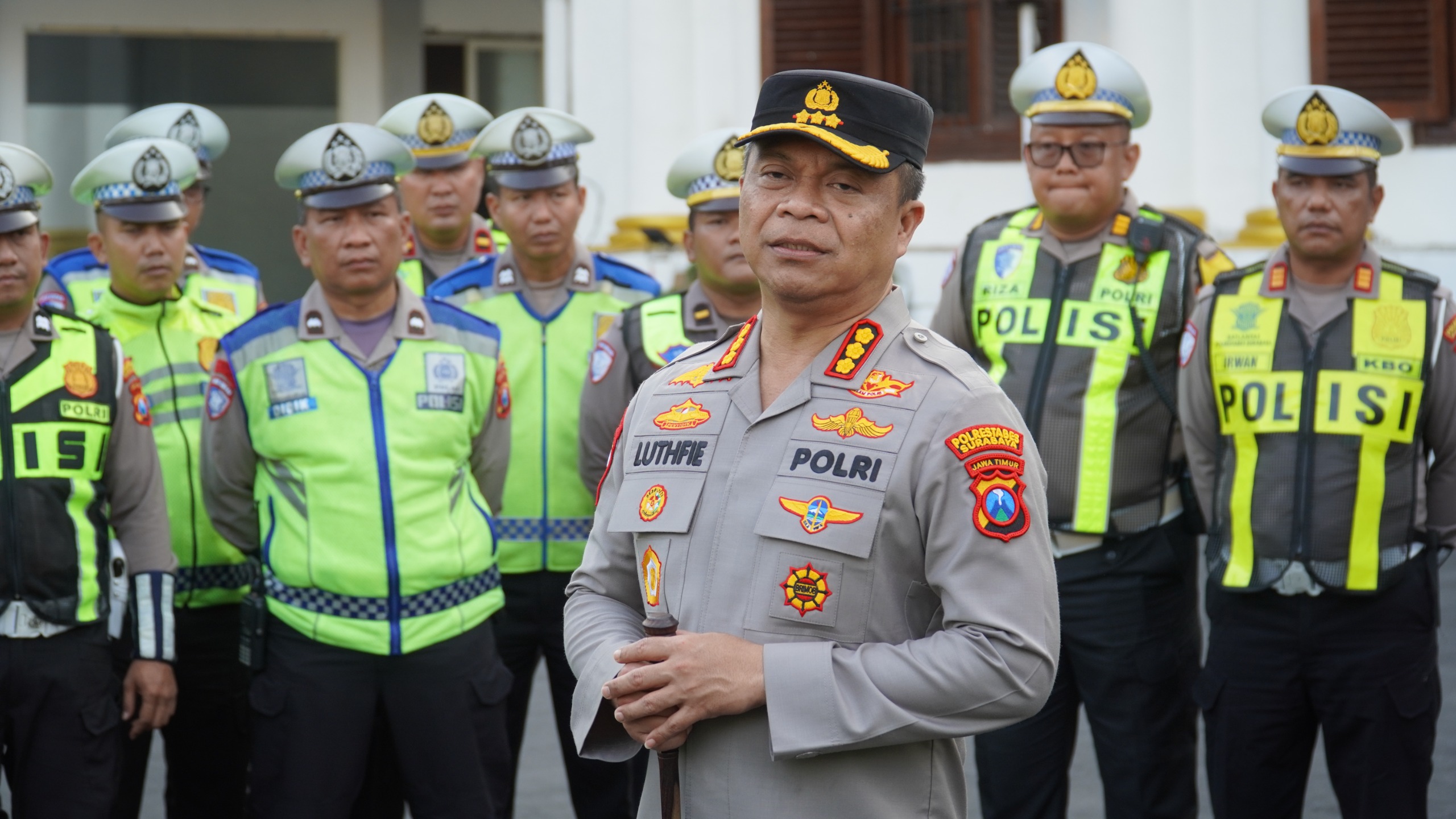 Mbminvestigasi.com | Tilang Manual Berlaku Lagi di Surabaya, Kapolrestabes Tegaskan Nol Toleransi Pungli