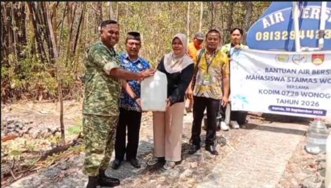 Mbminvestigasi.com | Saat Air Bersih Menjadi Harapan, STAIMAS Wonogiri dan Kodim 0728/Wonogiri Hadir untuk Warga Sumberkukun Mbminvestigasi.com | Saat Air Bersih Menjadi Harapan, STAIMAS Wonogiri dan Kodim 0728/Wonogiri Hadir untuk Warga Sumberkukun