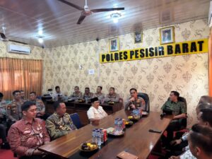 Mbminvestigasi.com | Perkuat Sinergitas, Kapolres Pesisir Barat Sambut Kunjungan Bupati dan Wakil Bupati di Mapolres