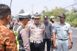 Mbminvestigasi.com | Polres Gresik Gandeng Tim Ahli Kaji Jalur Blackspot di Driyorejo