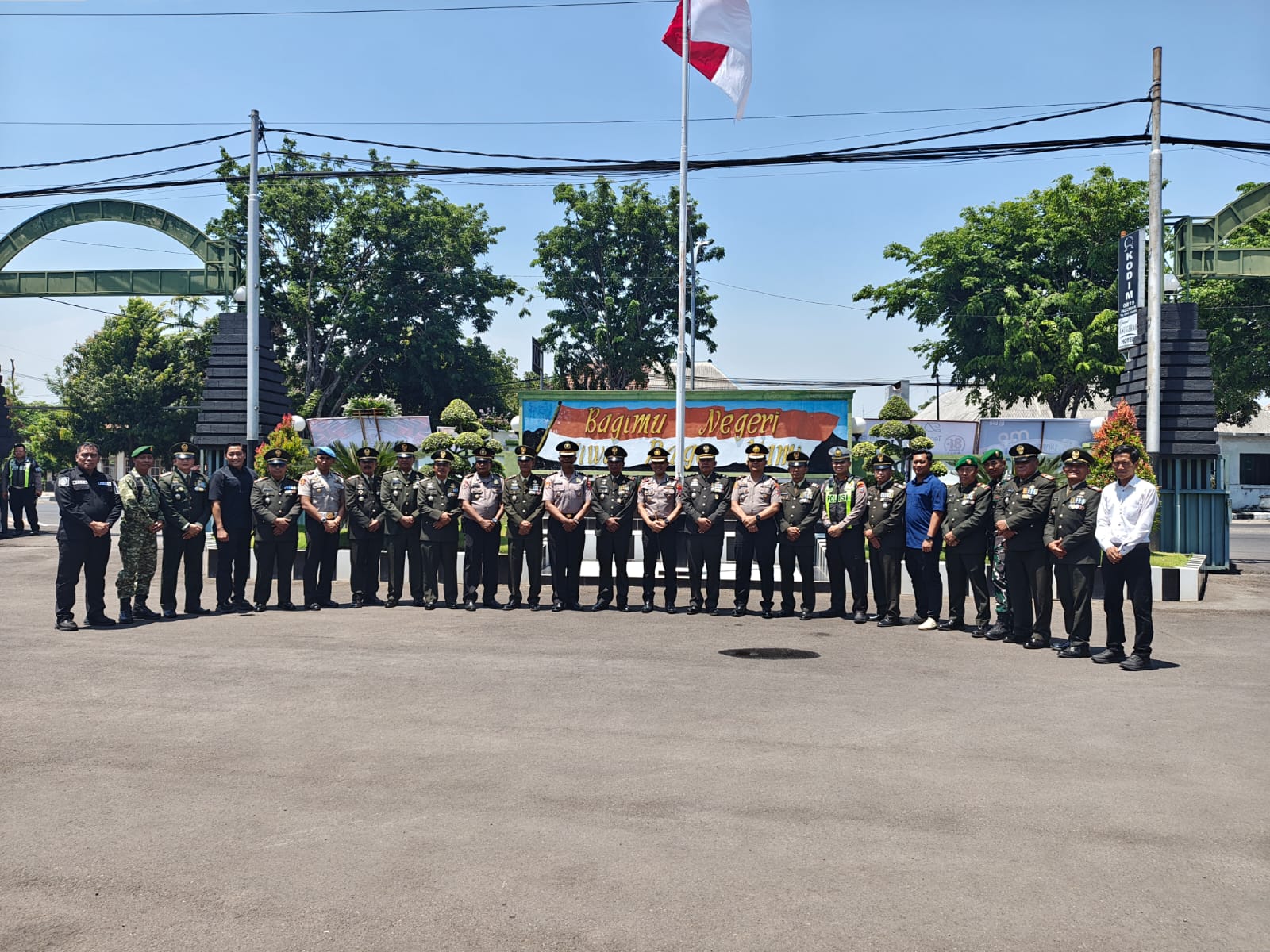 Mbminvestigasi.com | Jaga Sinergitas dan Kolaborasi, Kapolres Pasuruan Kunjungi Makodim 0819 di HUT ke-81 TNI