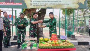Mbminvestigasi.com | Bikin Haru! Kapolres Boyolali Datang Bawa Tumpeng, Kejutkan Dandim di HUT ke-81 TNI