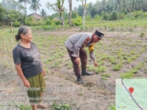 Mbminvestigasi.com | Bhabinkamtibmas Polsek Pesisir Selatan Gelar Patroli Dialogis, Sampaikan Pesan Kamtibmas