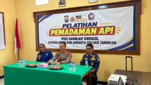 Mbminvestigasi.com | Hadapi Situasi Darurat, Polsek Tarokan Tingkatkan Kemampuan Personel Bersama Damkar