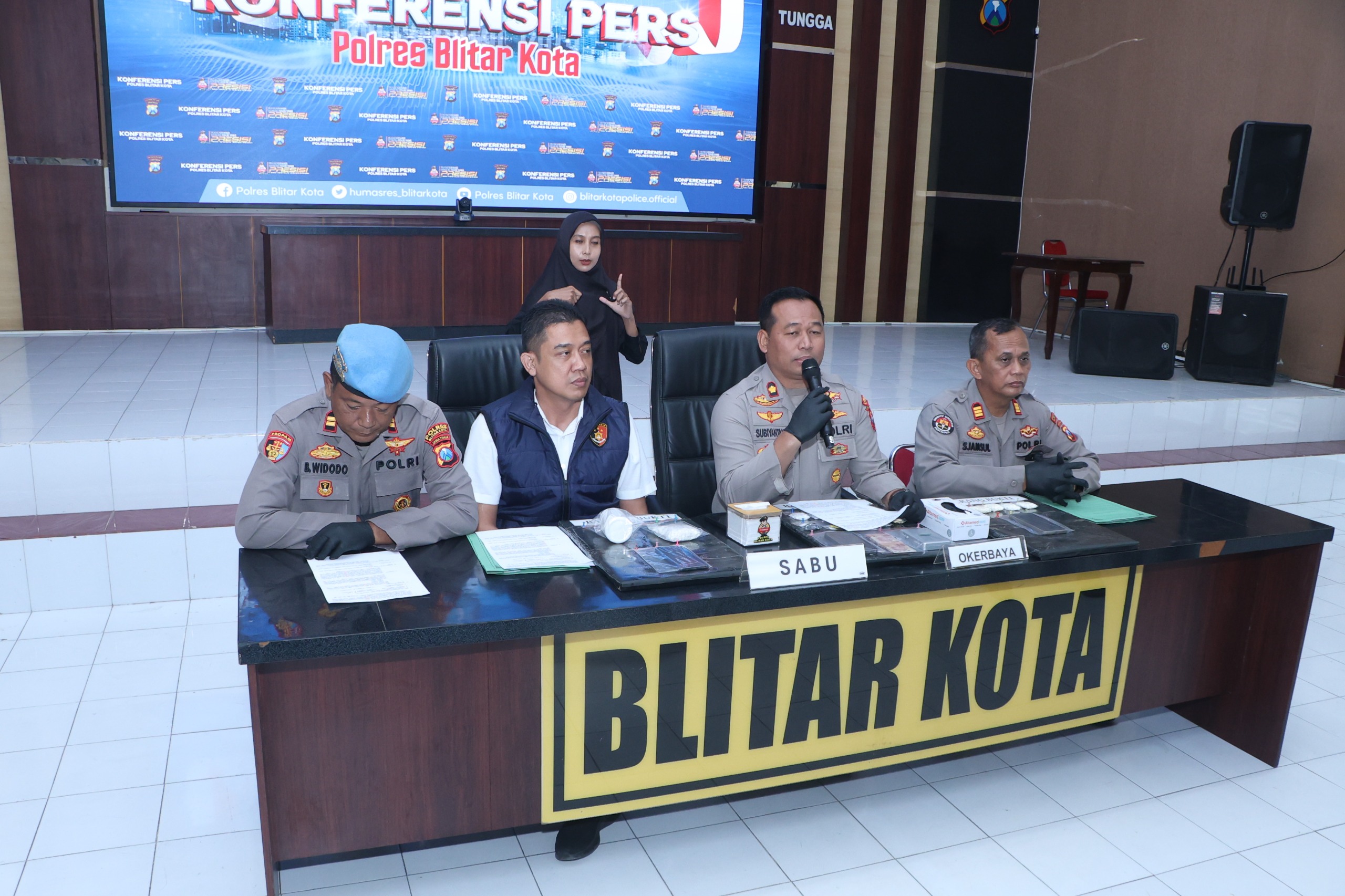 Mbminvestigasi.com | Wujudkan 'Zero Narkoba', Polres Blitar Kota Ungkap Sejumlah Kasus Narkotika dan Amankan Tersangka Pengedar Mbminvestigasi.com | Wujudkan 'Zero Narkoba', Polres Blitar Kota Ungkap Sejumlah Kasus Narkotika dan Amankan Tersangka Pengedar