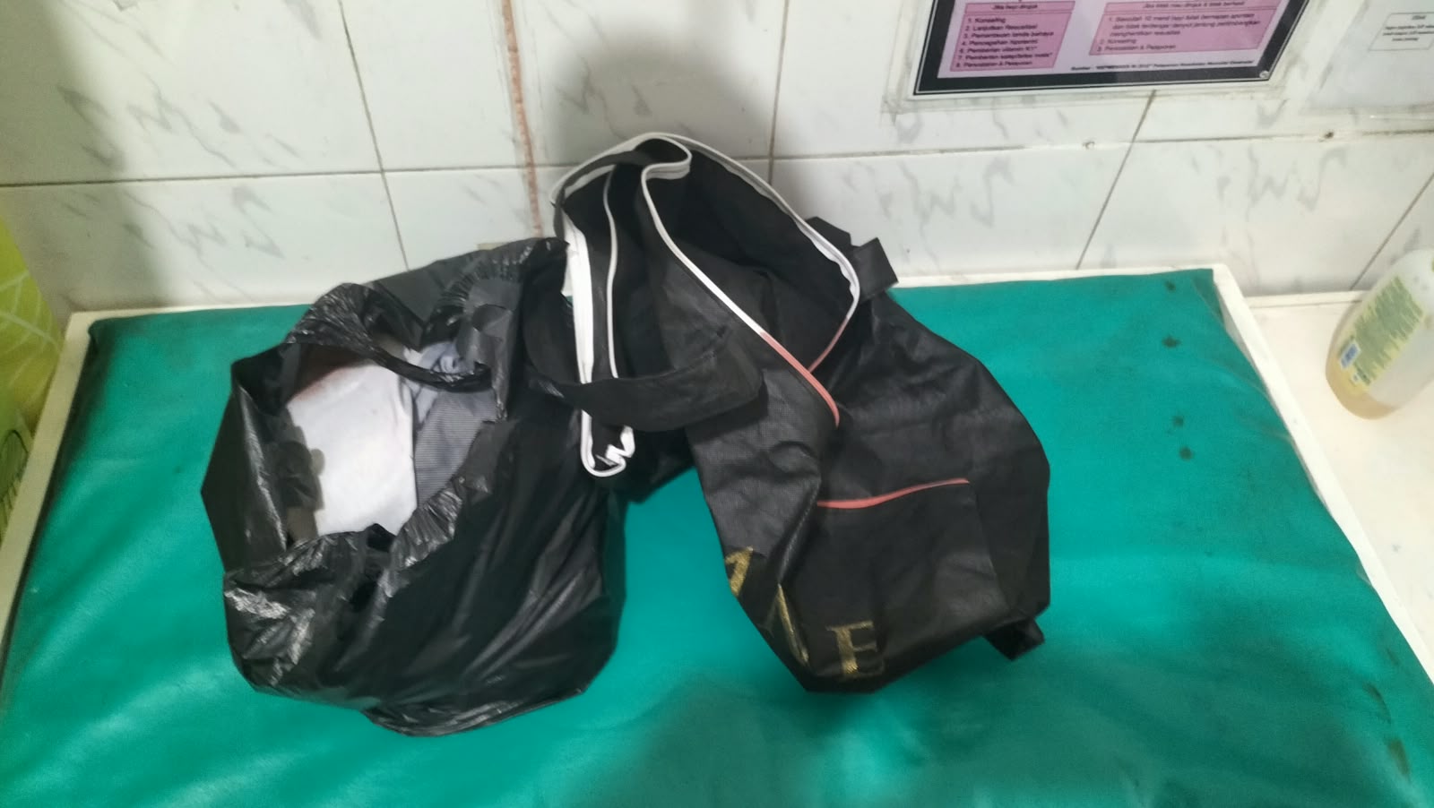 Mbminvestigasi.com | Polsek Palmerah Ungkap Kasus Penemuan Bayi di Dalam Tas Hitam Di RPTRA Mbminvestigasi.com | Polsek Palmerah Ungkap Kasus Penemuan Bayi di Dalam Tas Hitam Di RPTRA