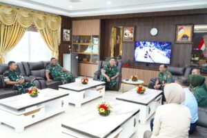 Mbminvestigasi.com | Pangdam I/BB Terima Dir SDM Kuathan Kemhan, Bahas Aturan Status Gugur Prajurit TNI