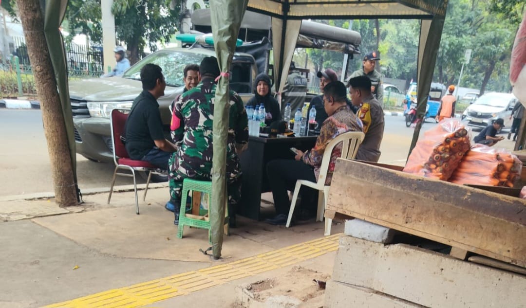 Mbminvestigasi.com | Ketika Lurah di kuasai Mafia kios blok 6 Mbminvestigasi.com | Ketika Lurah di kuasai Mafia kios blok 6