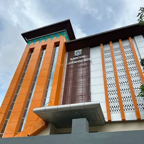 Mbminvestigasi.com | Ketika Lurah Senen Tidak Konsisten Dalam Penegakan Hukum Publik di Ruang Publik. Mbminvestigasi.com | Ketika Lurah Senen Tidak Konsisten Dalam Penegakan Hukum Publik di Ruang Publik.