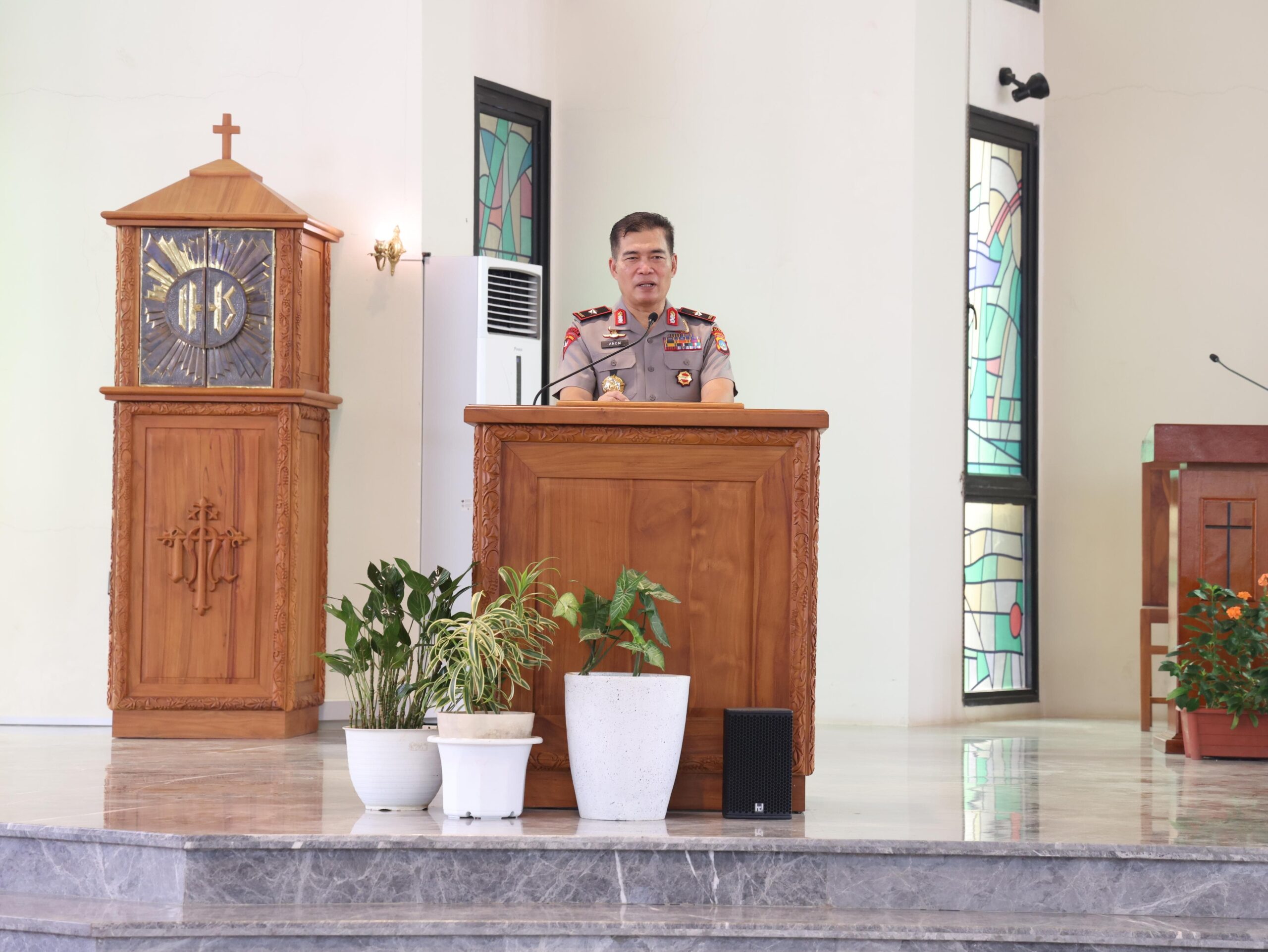 Mbminvestigasi.com | MINGGU KASIH, WAKAPOLDA KEPRI PERKUAT KEMITRAAN POLRI DAN MASYARAKAT