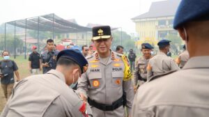 Mbminvestigasi.com | 10 Personel Pusdokkes Polri dan 200 Brimob NTB Perkuat Penanganan Karhutla di Kalteng, Kapolda: Fokus di 6 Wilayah Rawan