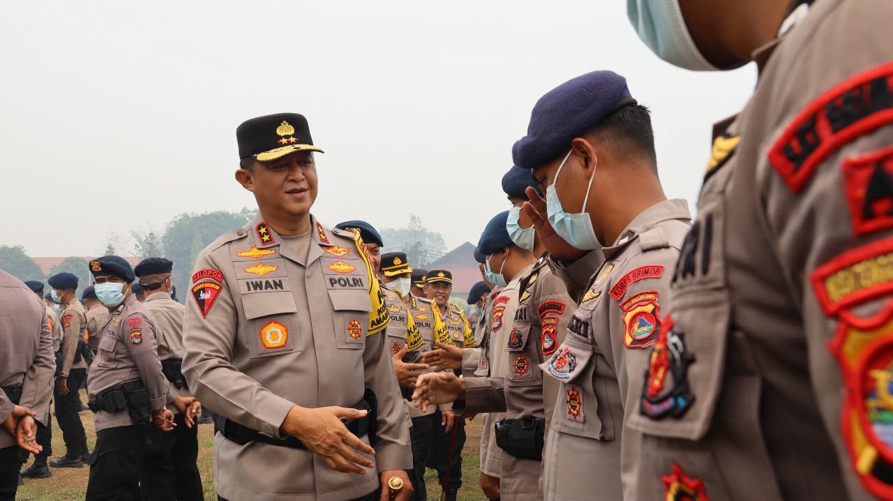 Mbminvestigasi.com | 10 Personel Pusdokkes Polri dan 200 Brimob NTB Perkuat Penanganan Karhutla di Kalteng, Kapolda: Fokus di 6 Wilayah Rawan Mbminvestigasi.com | 10 Personel Pusdokkes Polri dan 200 Brimob NTB Perkuat Penanganan Karhutla di Kalteng, Kapolda: Fokus di 6 Wilayah Rawan