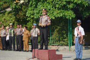 Mbminvestigasi.com | Polri Peduli Pendidikan, Kapolres Pasuruan Ajak Pelajar SMKN 1 Bangil Hindari Tawuran, Narkoba dan Bullying