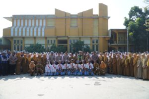 Mbminvestigasi.com | Polri Peduli Pendidikan, Kapolres Pasuruan Ajak Pelajar SMKN 1 Bangil Hindari Tawuran, Narkoba dan Bullying