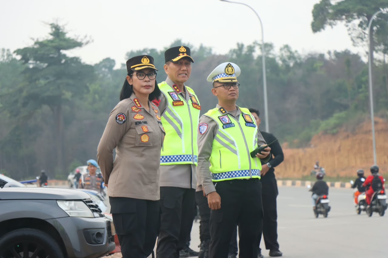 Mbminvestigasi.com | KAPOLDA DAN WAKAPOLDA KEPRI TURUN LANGSUNG ATUR LALU LINTAS, WUJUDKAN RUANG PUBLIK YANG AMAN Mbminvestigasi.com | KAPOLDA DAN WAKAPOLDA KEPRI TURUN LANGSUNG ATUR LALU LINTAS, WUJUDKAN RUANG PUBLIK YANG AMAN