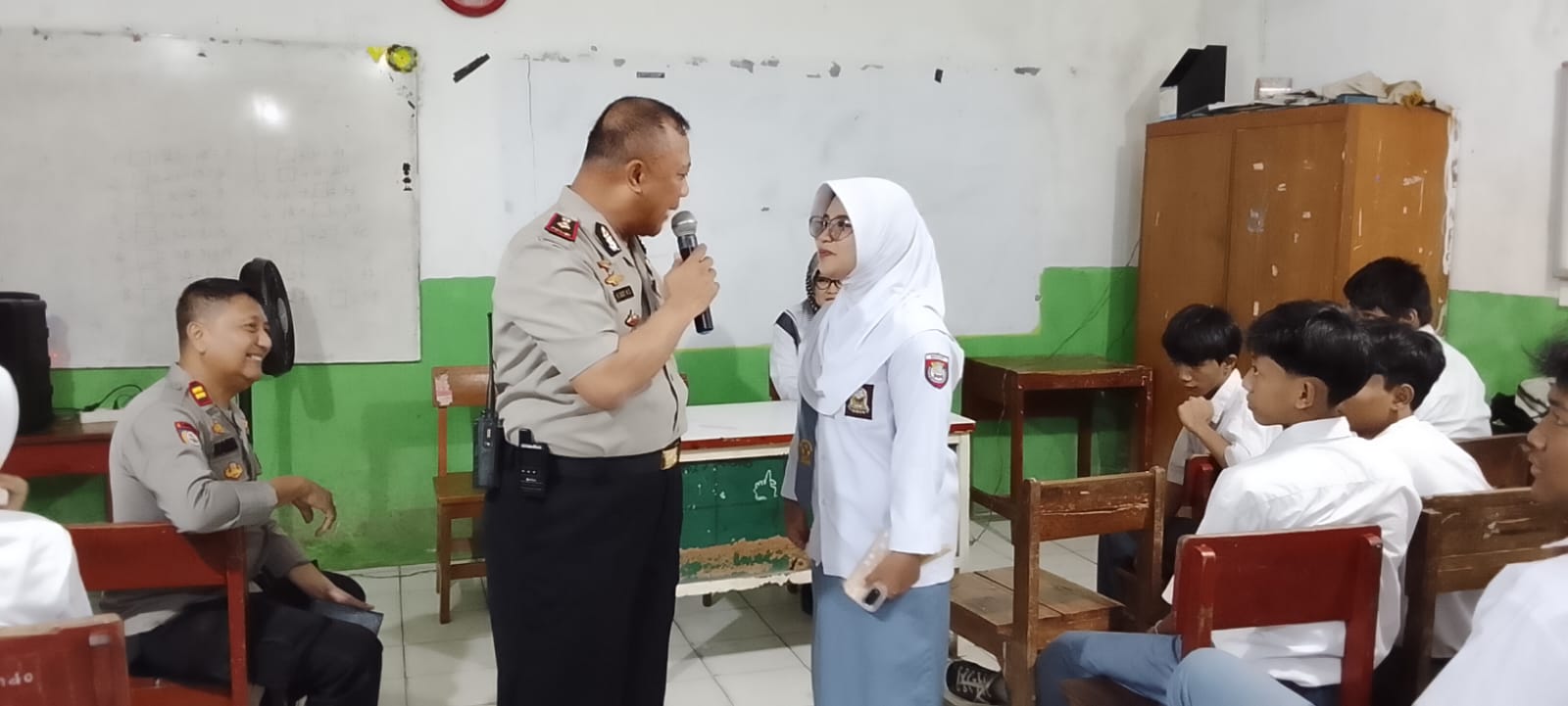Mbminvestigasi.com | Sambangi SMK Yanindo, Kapolsek Tanjung Priok Ajak Pelajar Jauhi Narkoba dan Tawuran