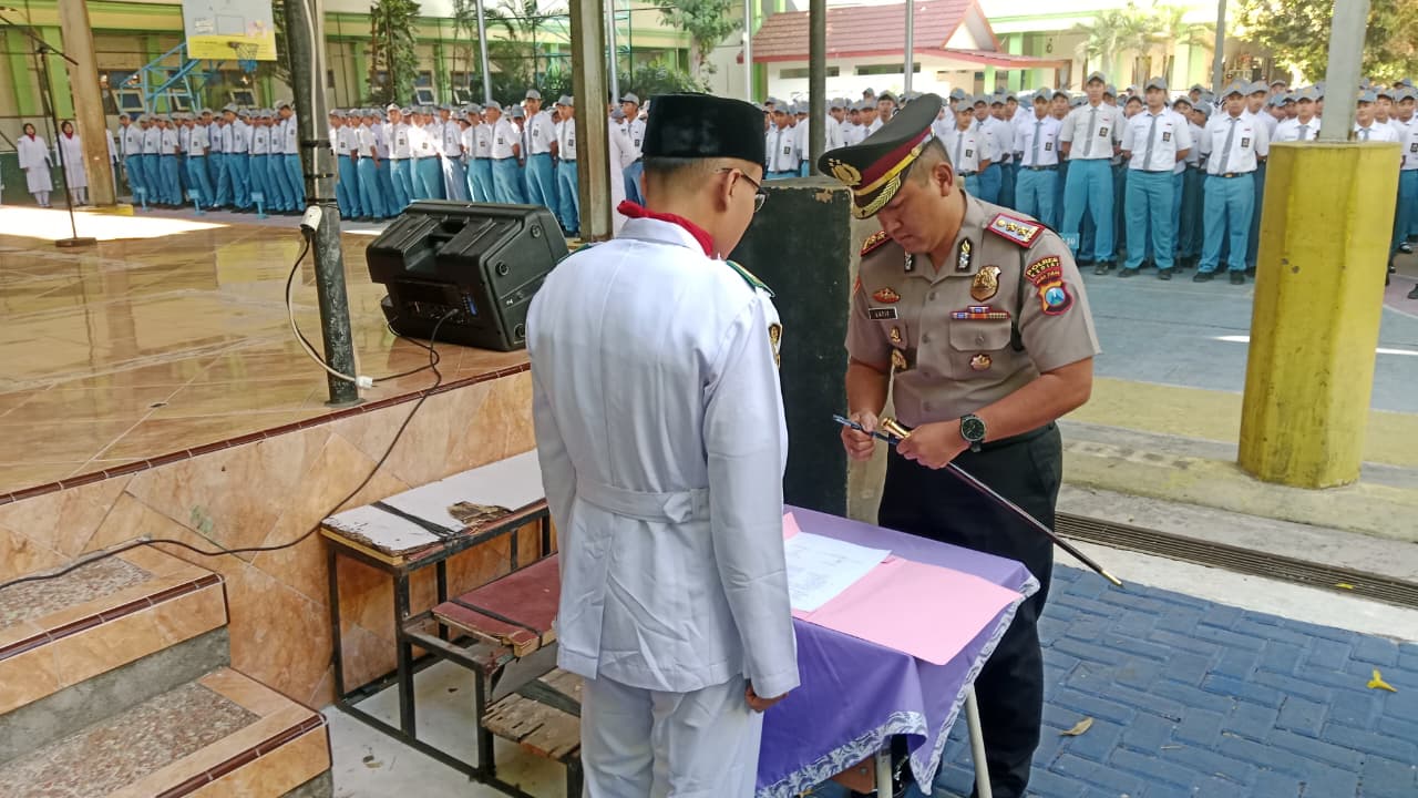 Mbminvestigasi.com | Cegah Bullying di lingkungan Sekolah, Kapolres Kediri Gandeng Pelajar SMAN 1 Pare Bijak Bermedsos Mbminvestigasi.com | Cegah Bullying di lingkungan Sekolah, Kapolres Kediri Gandeng Pelajar SMAN 1 Pare Bijak Bermedsos