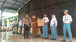 Mbminvestigasi.com | Cegah Bullying di lingkungan Sekolah, Kapolres Kediri Gandeng Pelajar SMAN 1 Pare Bijak Bermedsos