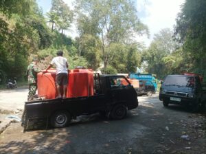Mbminvestigasi.com | Peduli Warga Terdampak Kekeringan, Babinsa Koramil Selo Bantu Penuhi Kebutuhan Air Bersih