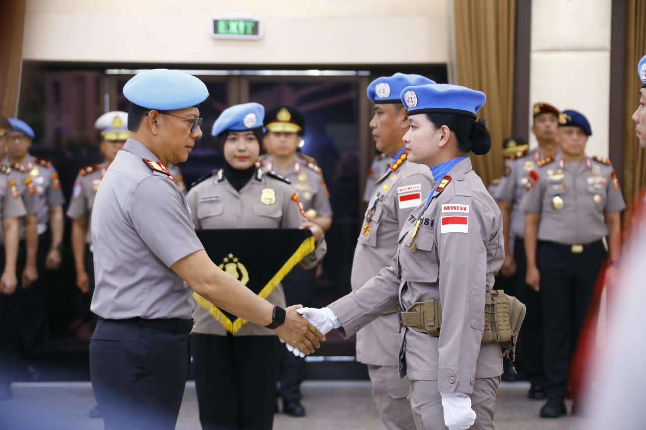 Mbminvestigasi.com | Wakapolri Pimpin Upacara Purna Tugas FPU 7 Minusca, 140 Personel Terima Penghargaan Mbminvestigasi.com | Wakapolri Pimpin Upacara Purna Tugas FPU 7 Minusca, 140 Personel Terima Penghargaan