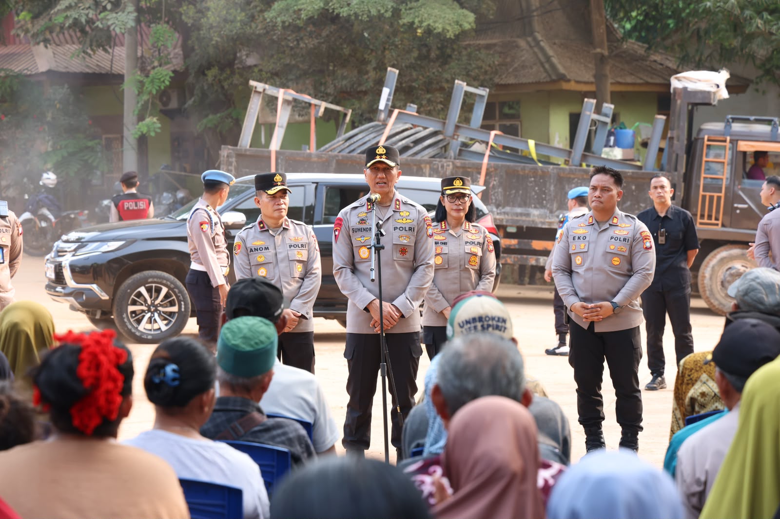 Mbminvestigasi.com | BAKTI SOSIAL POLDA KEPRI DALAM RANGKA HARI JADI HUMAS POLRI DI TPA PUNGGUR