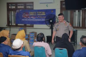 Mbminvestigasi.com | Hari Jadi ke-75 Humas Polri, Divhumas Polri Gelar Bakti Sosial untuk Lansia dan Anak Yatim