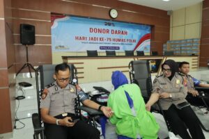 Mbminvestigasi.com | Polda Jatim dan Insan Pers Gelar Donor Darah, Wujud Sinergi Kemanusiaan di Hari Jadi ke-75 Humas Polri