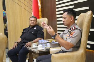 Mbminvestigasi.com | Kapolres Kediri Kota Terima Silaturahmi PSHT Parluh 16, Tegaskan Polri Netral dan Jaga Kondusivitas