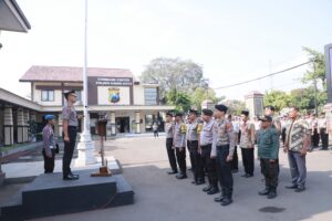 Mbminvestigasi.com | Kapolres Kediri Kota Beri Penghargaan kepada 33 Personel dan Mitra Polri, Apresiasi Prestasi hingga Pencegahan Konflik